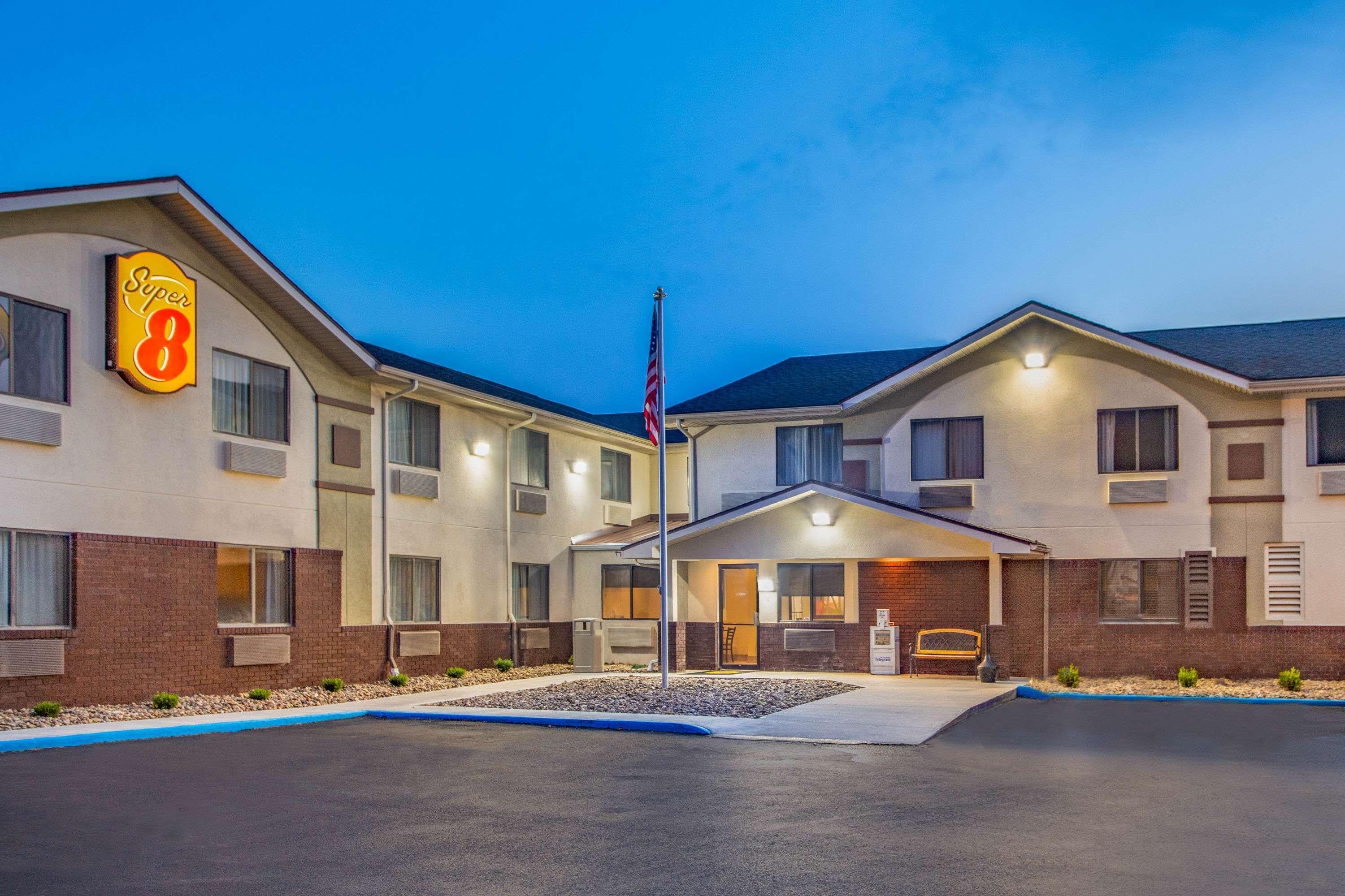 Hotel Super 8 By Wyndham Wv Weston