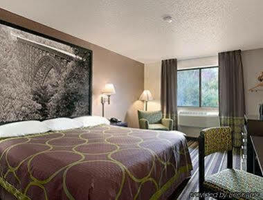 Super 8 By Wyndham Wv Weston